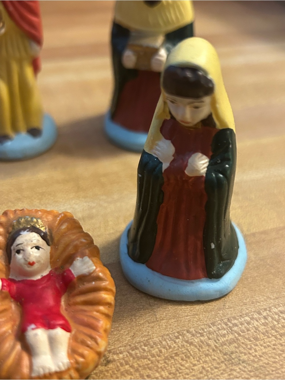 Nativity Figure Set - Assorted Colors - Picture 5 of 9
